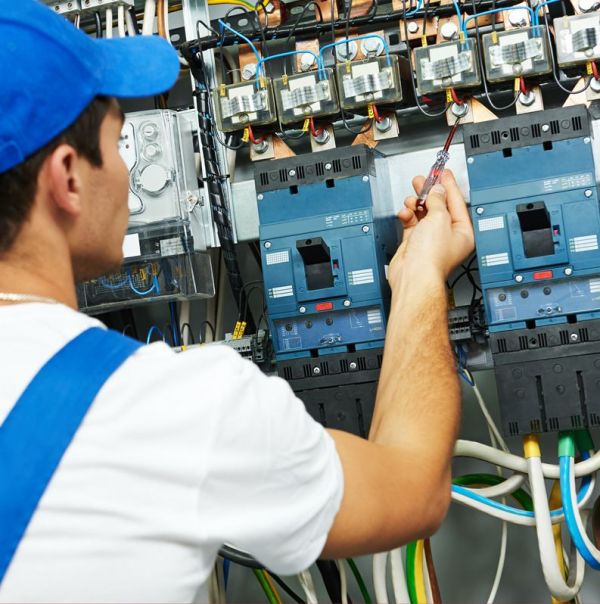 Elektriker für Neunkirchen und Wiener Neustadt | Elektrobefund